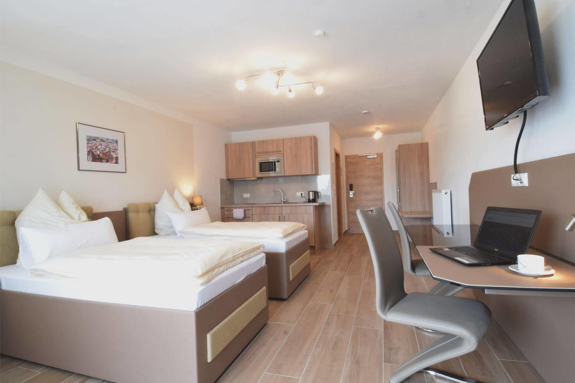 אסבאך - באומנהיים Aparthotel Donaustern מראה חיצוני תמונה
